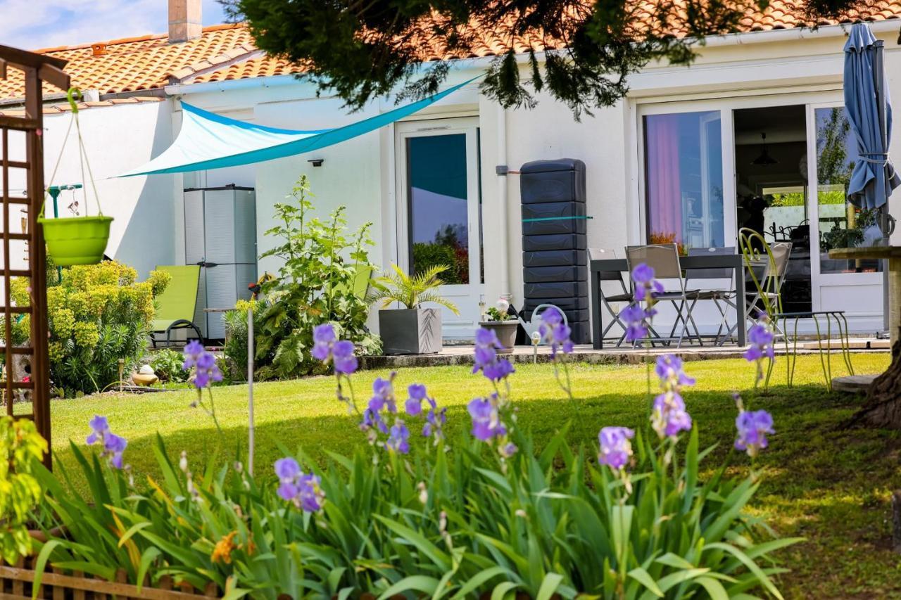 Villa "Logis Debussy"- Saintes Esterno foto